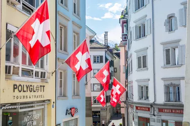 Retail Sales Swiss Lemahkan Franc